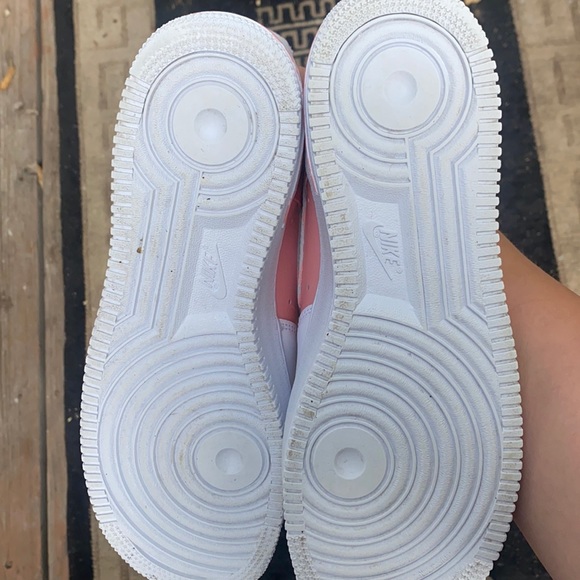 SIZE 9.5 men’s / 11 women’s NIKE AIR FORCE 1’s - Picture 9 of 9